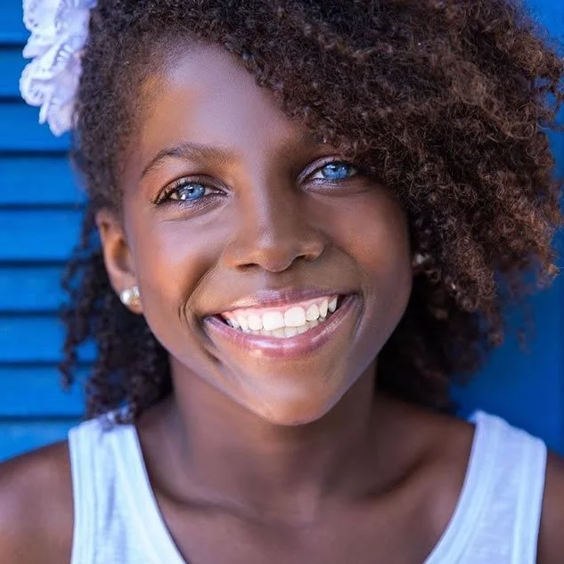 a menina brasileira dos olhos de safira4