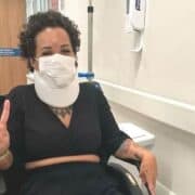 Veronica Oliveira, ex-faxineira que ficou conhecida como "influenciadora de faxina", contou nas redes sociais que sofreu um acidente de carro,