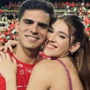 A ex-BBB comemorou o aniversário e anunciou o namoro neste domingo (16).